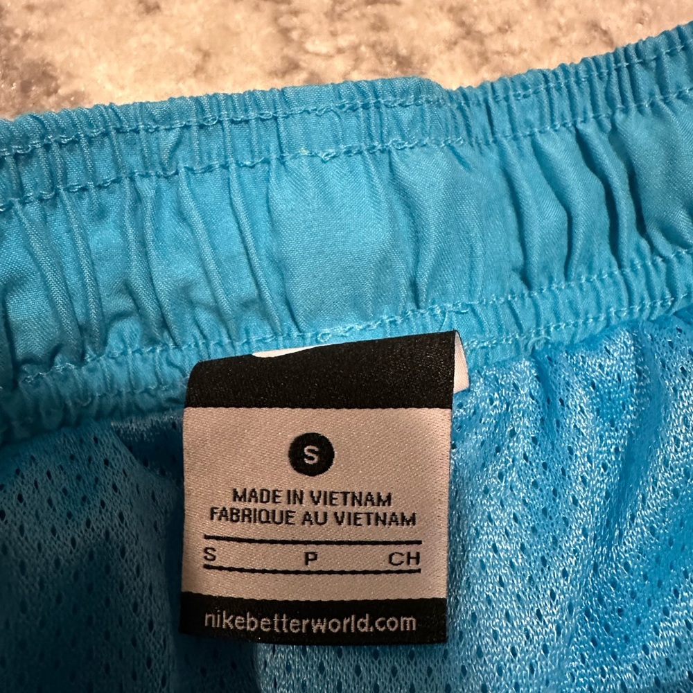 Men’s Nike Swimsuit - Picture 2 of 2